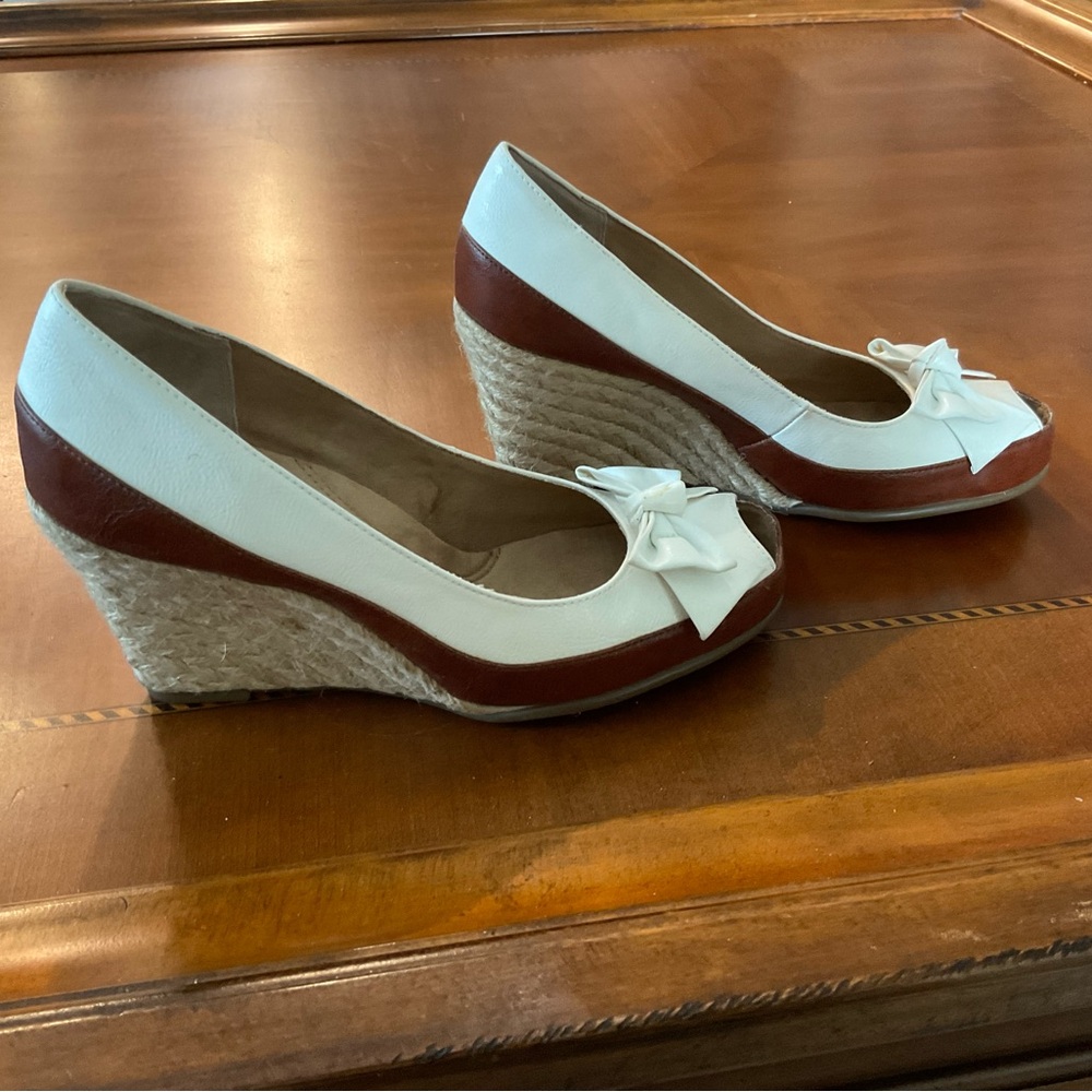 Women's White and Brown Espadrille Wedge Pumps with Bow